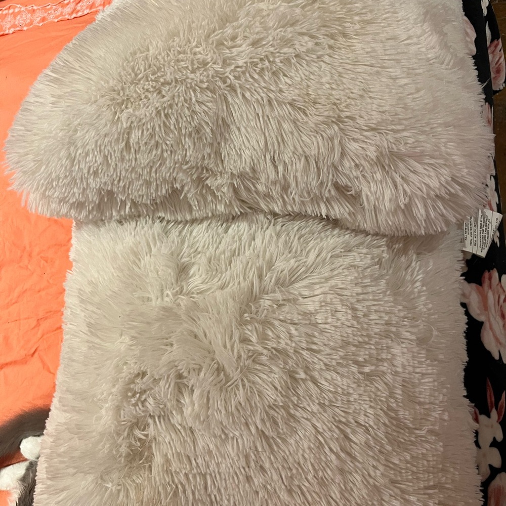 White Faux Fur Pillow Set